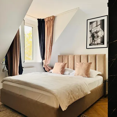 Ylly Aparts Apartamento *