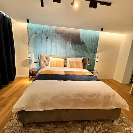 Ylly Aparts Apartment *