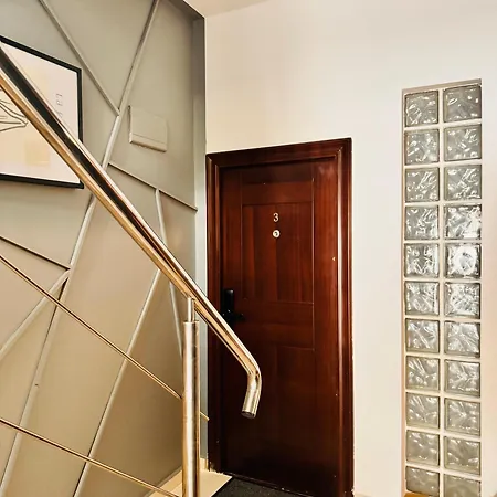 Appartement Ylly Aparts *