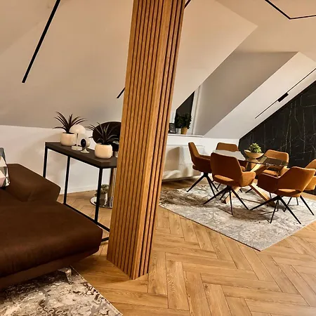 Ylly Aparts Apartament *