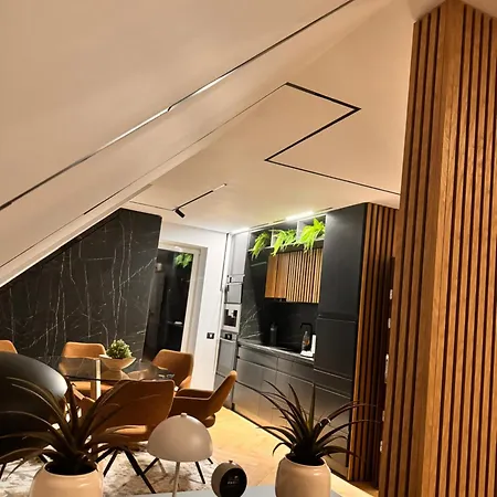 Ylly Aparts Apartamento Braşov