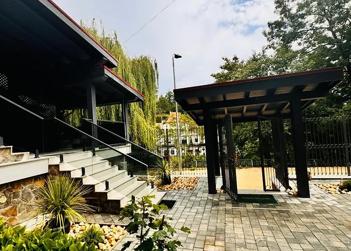 Ylly Aparts Apartament *