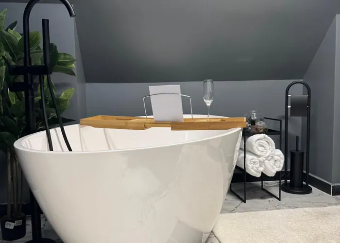 Ylly Aparts Apartment *