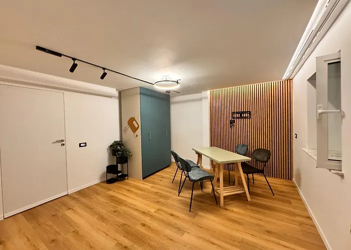 Ylly Aparts * 브라쇼브