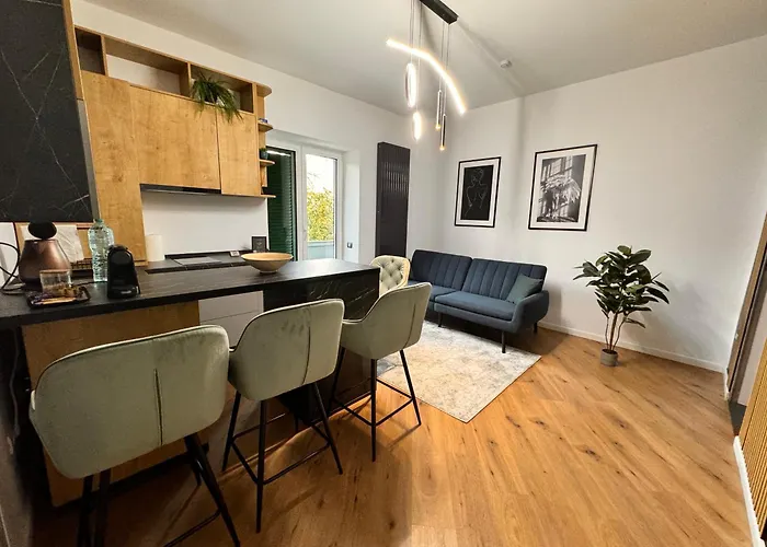 Ylly Aparts Apartment